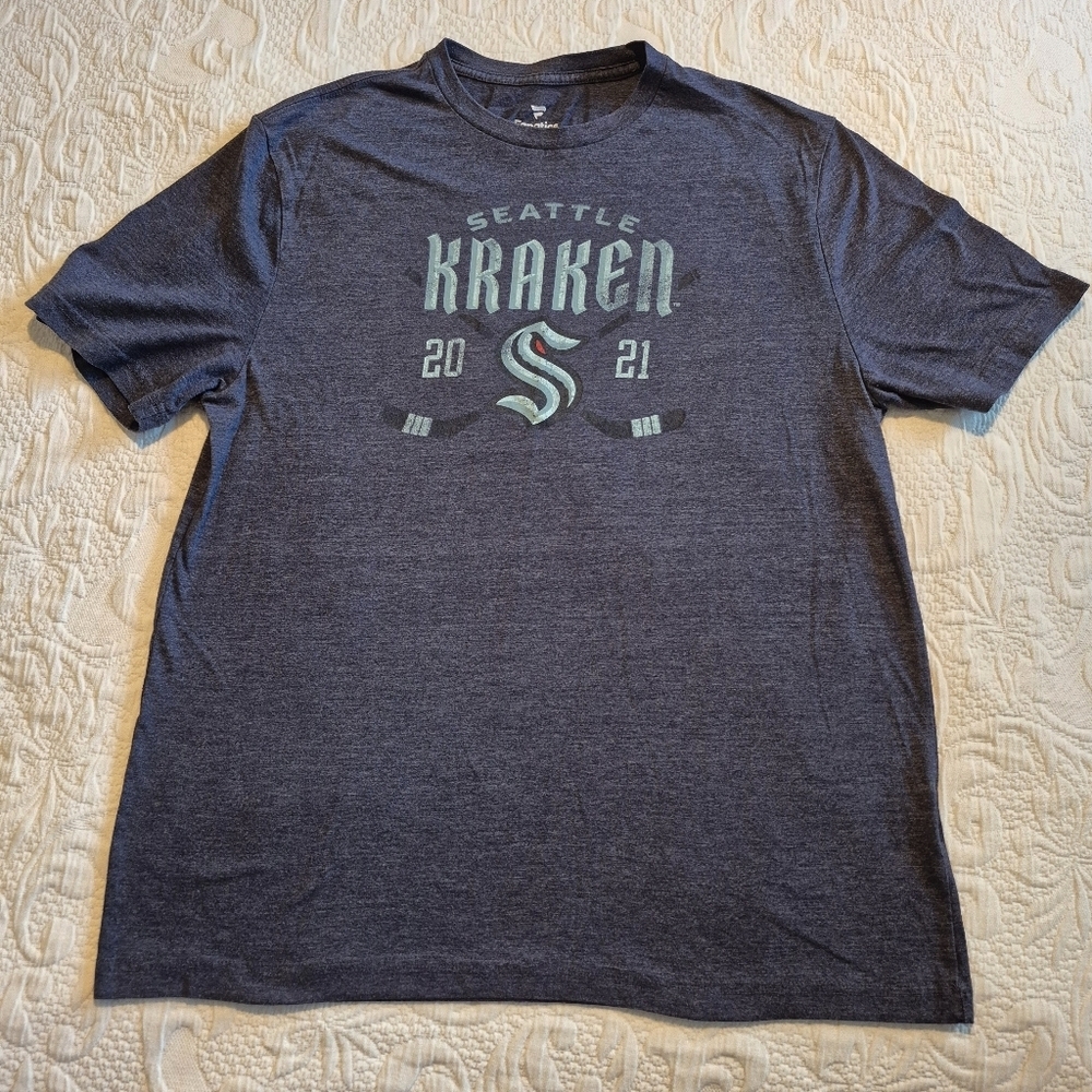 Fanatics Seattle Kracken men's large blue short sleeve shirt distressed logo
